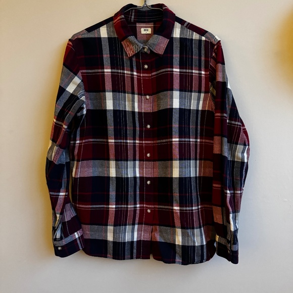UNIQLO Grey Flannel Button Up - Picture 2 of 6